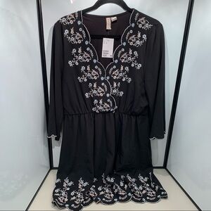 H&M Divided Dress Size 12 Black V-Neck Floral Front